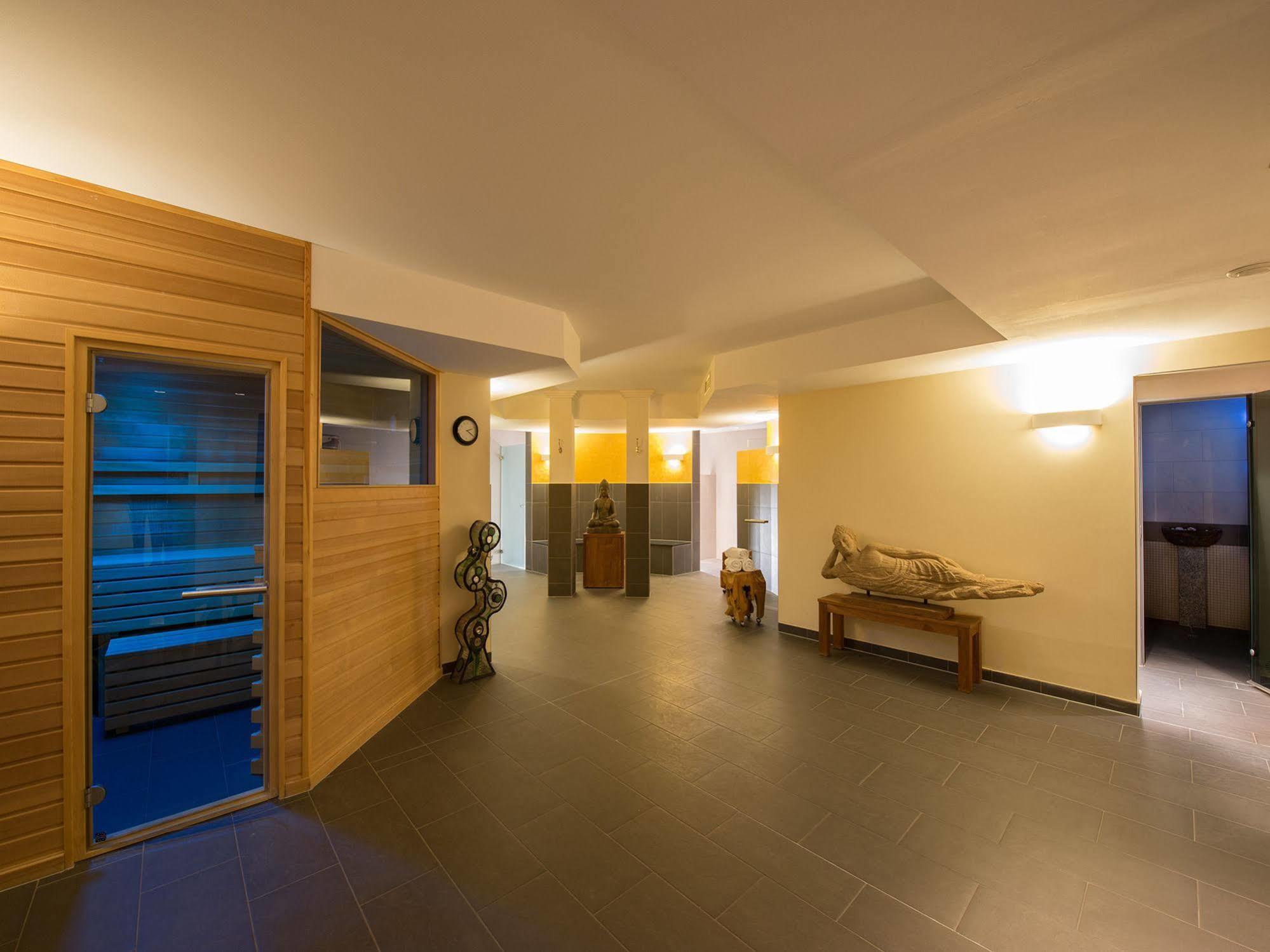 Aparthotel Ostseeperle Glowe - Schoen Gestrandet Екстер'єр фото